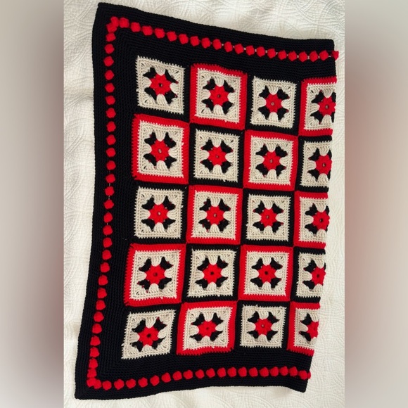 Holiday Knit Crochet Blanket Vintage Christmas handmade - Picture 8 of 8